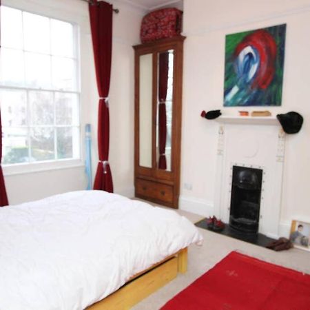 Stunning Arty Apartment In The Heart Of Clifton Bristol Exterior photo